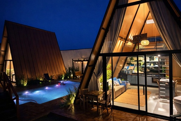 Romantic cabin with private heated pool at Vivendas Ferreira in Palhoça, Santa Catarina.