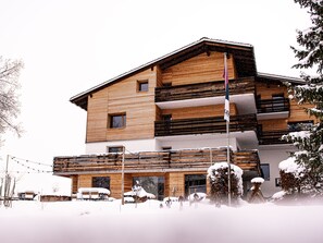 House - Flem Mountain Lodge, (Flims Waldhaus), by Interhome (Flims)