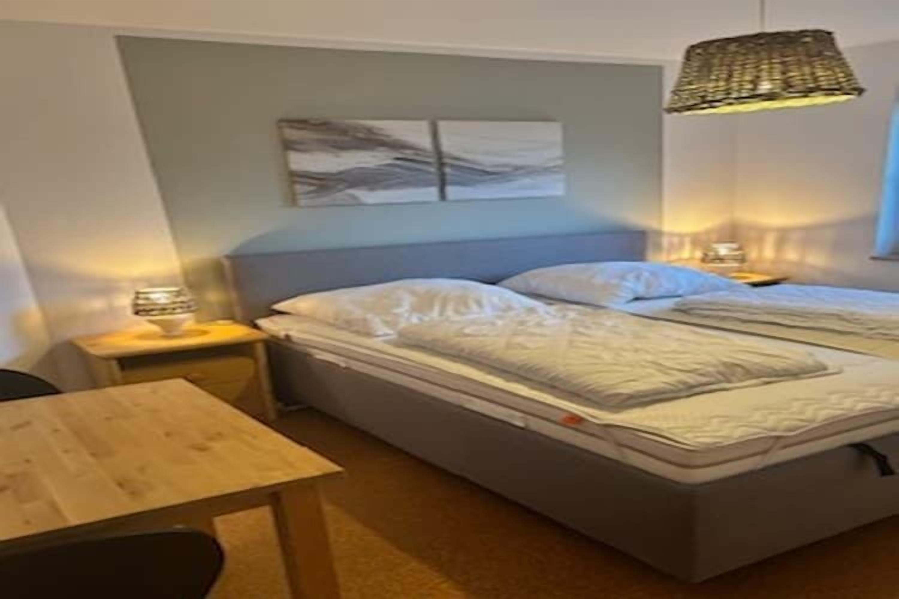 2 bedrooms, bed sheets