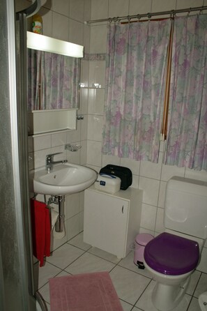 Bathroom - Vacation home  by Interhome (Flims)