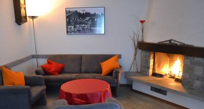 Arcula, (Flims Dorf). Grosszügige 3.5 Zimmerwohnung, 105 m2, ruhig & zentral ge by Interhome