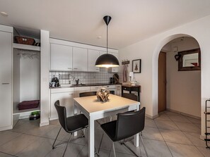 Kühlschrank, Kochgeschirr/Geschirr/Besteck