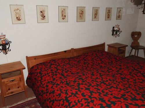 Ner B / Hartl, (Flims Dorf). 2.5 Zimmerwohnung by Interhome