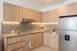 Private kitchen - Modern Poolside Apt I Beach & Town (Cabarete)