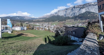 Putzprinz Gujan Ferienwohnung, Haus Surmir B / 16, (Flims Waldhaus). 2.5-Zimmer by Interhome