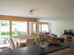 Dining - Mirasol, (Flims Waldhaus). 4.5 Zimmerwohnung by Interhome (Flims)
