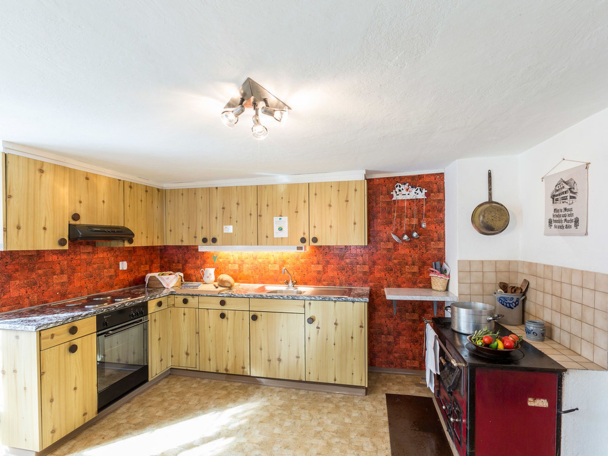 Kühlschrank, Ofen, Kochgeschirr/Geschirr/Besteck