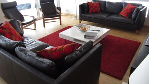 Unclassified image, 3 of 11, button - Jones, (Pany), jones_pany by Interhome (Pany)