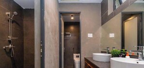 Bathroom - Daisy Queen Ba Vì (Tung Thien)