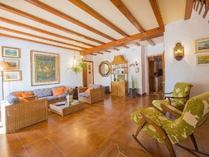 TV - Villa Puseta - PlusHolidays by Interhome (Benissa)
