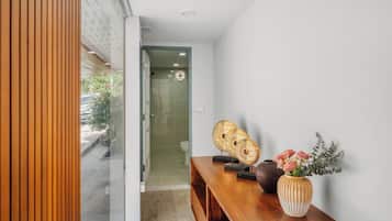 Room, 2 Bedrooms | Bathroom