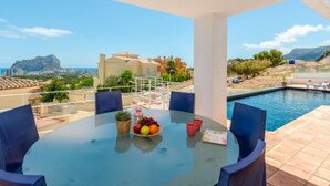 Outdoor dining - Villa Moderna - PlusHolidays by Interhome (Calpe/Calp)