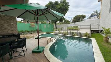 2 piscinas al aire libre