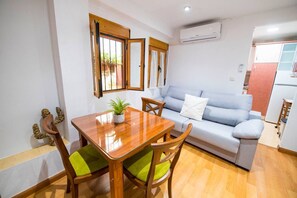 Dining - Vrbo Property (Granada)