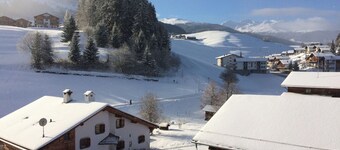 Arnika Attika, Obersaxen Affeier, (Obersaxen Affeier). by Interhome