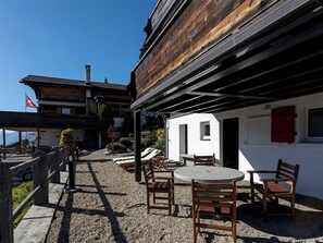 Outdoor dining - Apartment  by Interhome (Breil/Brigels)