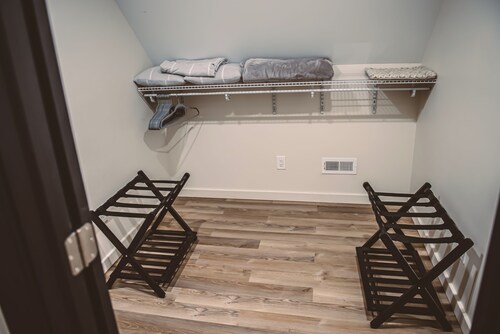 Luxury 2-bedroom B&B near the beautiful Spring Dam in Roaring Spring