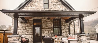 Luxury 2-bedroom B&B near the beautiful Spring Dam in Roaring Spring