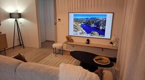 Living area - Bel Air Exclusive - Rooftop pool & sea view on the Côte d'Azur (Villeneuve-Loubet)