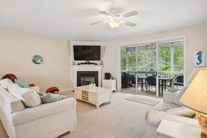 Smart TV, books - Coastal Getaway at a 4 bedroom Villa in Salt Pond (Bethany Beach)