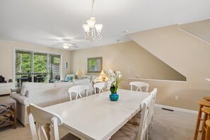 Smart TV, books - Coastal Getaway at a 4 bedroom Villa in Salt Pond (Bethany Beach)