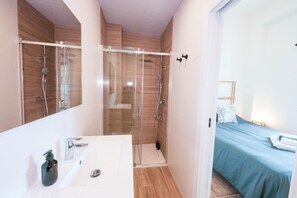 Bathroom - Vrbo Property (Granada)