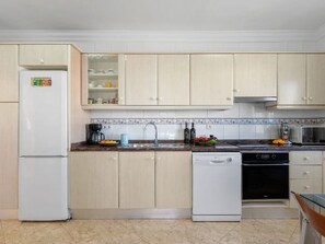 Private kitchen - Villa La Marina - PlusHolidays by Interhome (Benissa)
