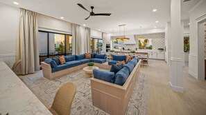 Smart-tv, tv-spel och ett bordtennisbord