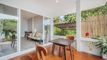 Room, 1 Bedroom, Balcony | Outdoor dining
