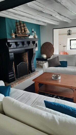 Living area - Villa Bichette between sea and nature, 5 bedrooms (Camoël)