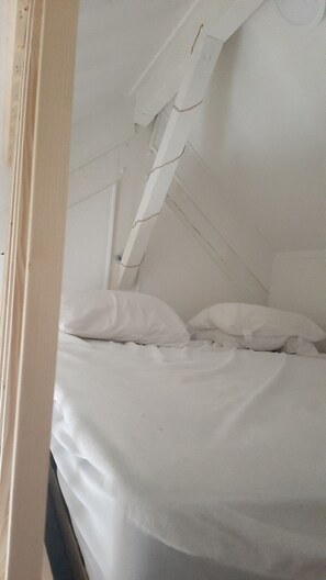 5 Schlafzimmer, Bügeleisen/Bügelbrett, Internetzugang