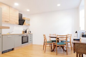 Private kitchen - Vrbo Property (Riegsee)