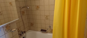 Crestahüs Seeberger, Obersaxen-Misanenga, (Obersaxen). by Interhome