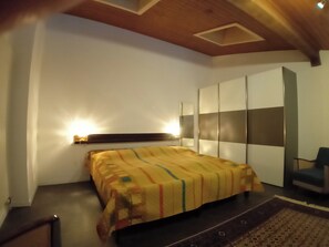 1 bedroom, Internet - Crestahüs Seeberger, Obersaxen-Misanenga, (Obersaxen). by Interhome (Obersaxen Affeier)