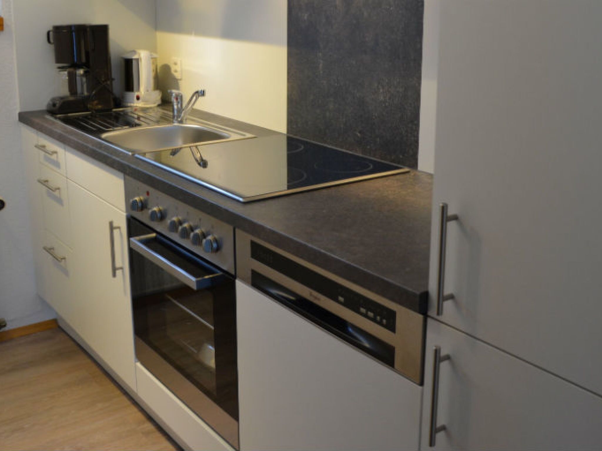 Fridge, oven, dishwasher, cookware/dishes/utensils