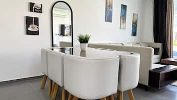 Chalet, 3 Bedrooms, Lagoon View | Interior