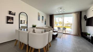 Chalet, 3 Bedrooms, Lagoon View | Living area