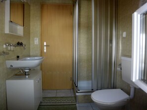 Towels - Soldanella Tschuor, Obersaxen-Giraniga, (Obersaxen). by Interhome (Obersaxen Affeier)