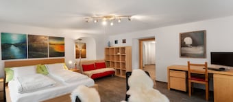 Pacifica und Romantica in Cumpadials, (Cumpadials), 76002B by Interhome