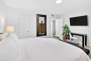 1 bedroom, desk, iron/ironing board, WiFi