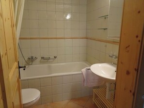 Towels - Gadahüs Elvers, Obersaxen-Misanenga, (Obersaxen). by Interhome (Obersaxen Affeier)