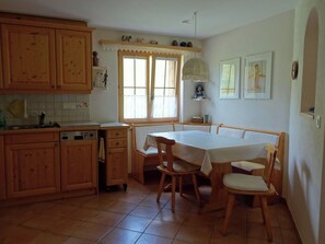 Dining - Gadahüs Elvers, Obersaxen-Misanenga, (Obersaxen). by Interhome (Obersaxen Affeier)