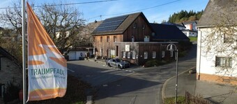 Race & Rest Apartments