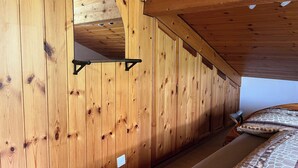 Room - Quadra Rohner, Degen, (Degen), 45008B by Interhome (Vattiz)