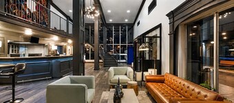Sleek 2 Bed | 10 Min to Downtown + BNA Access