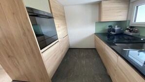 Uklassifisert bilde, 3 av 10, knapp