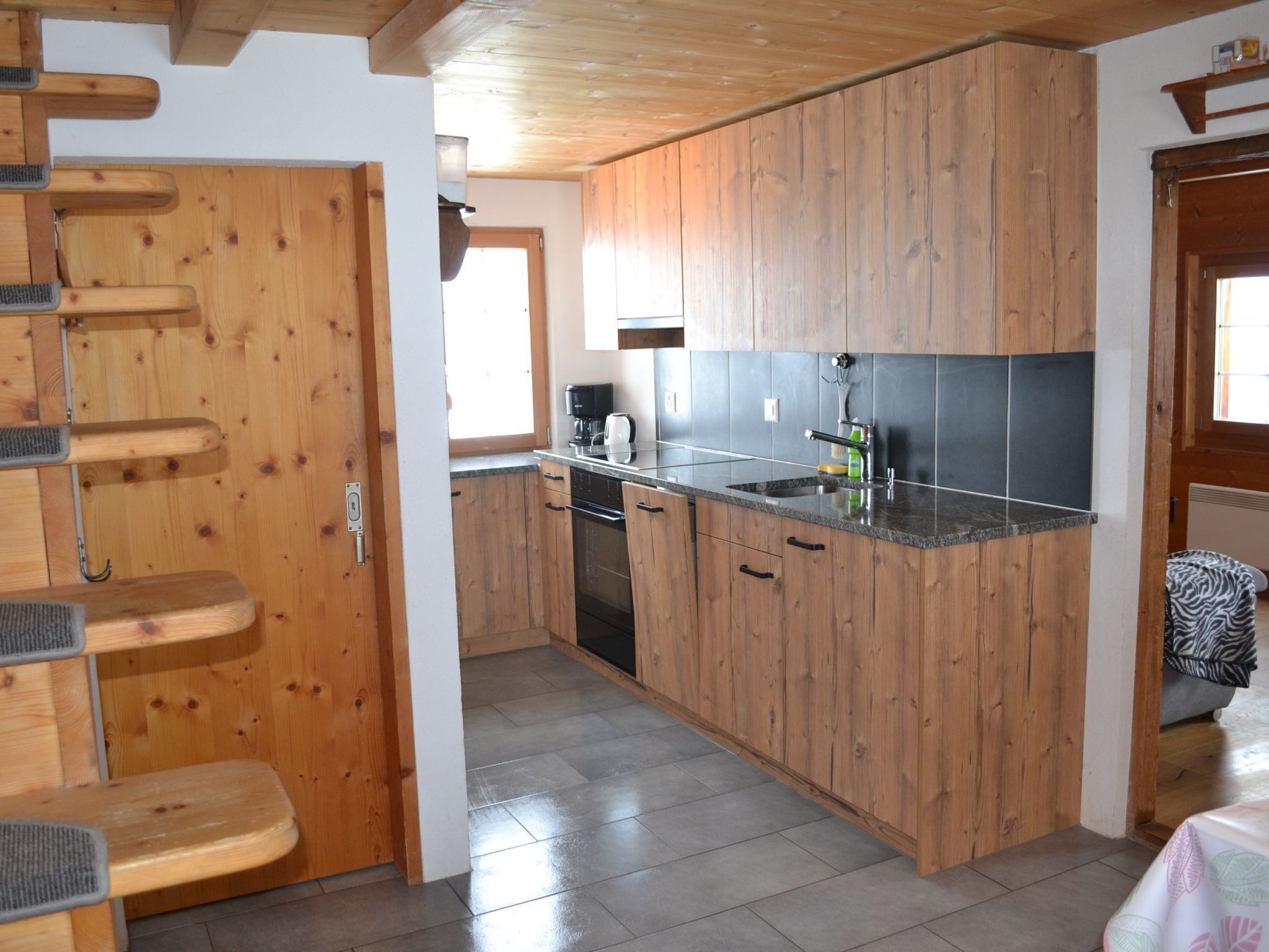 Fridge, oven, dishwasher, cookware/dishes/utensils