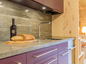 Kühlschrank, Ofen, Geschirrspüler, Kochgeschirr/Geschirr/Besteck