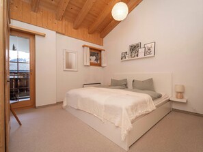 1 bedroom - Cresta 54, Obersaxen-Misanenga, (Obersaxen). by Interhome (Obersaxen Affeier)