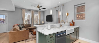 Sunrise+Sunset | TG Park | 3BR | 2 Patios+Parking